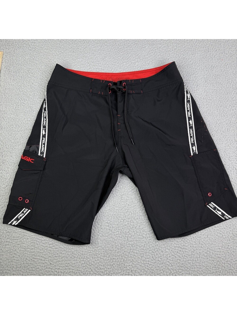 Pelagic Board Shorts Drawstring Fish Black Red Men’s Size 34W x 9 Inseam
